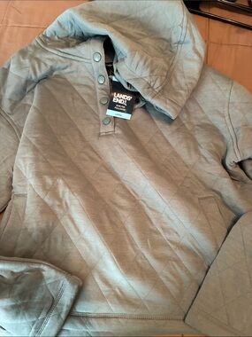 Lands' End Women’s Large Quilted Hoodie